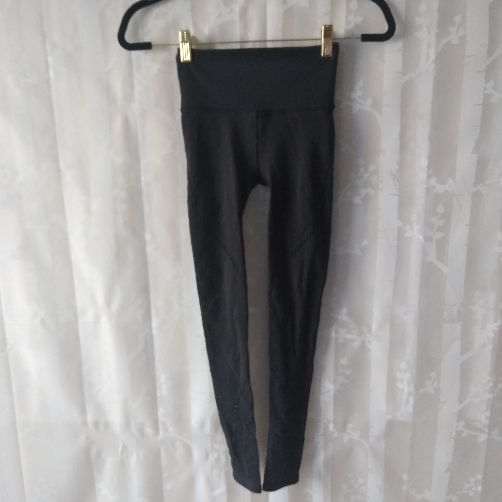 Lululemon black leggings